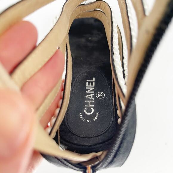 Chanel Pre-Fall 2016 Black Calfskin Pearl Detail Gladiator Sandal size 37 EU - Picture 16 of 16